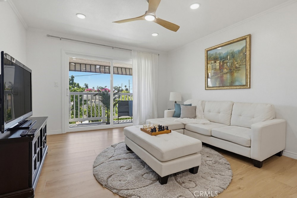 363 Newport Avenue 302 Property Photo 8