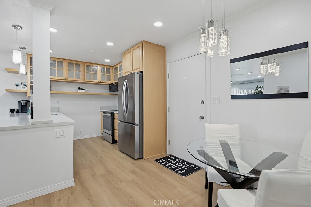363 Newport Avenue 302 Property Photo 9