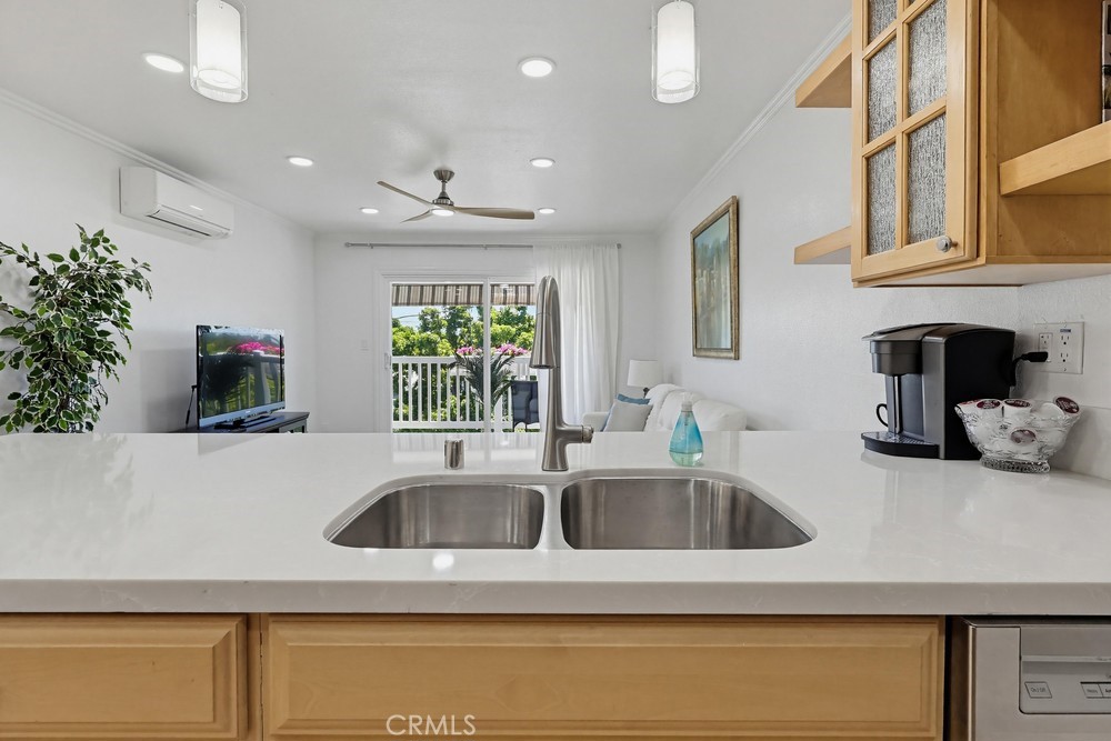 363 Newport Avenue 302 Property Photo 13