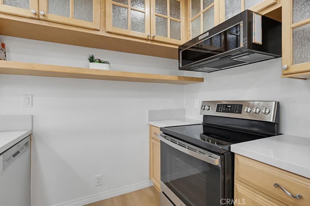 363 Newport Avenue 302 Property Photo 15