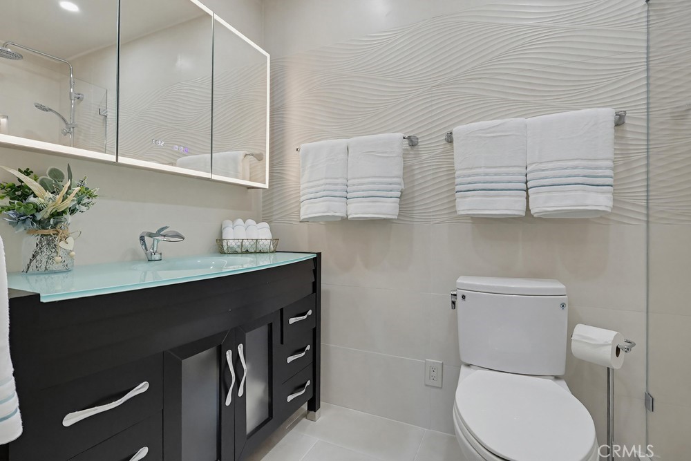 363 Newport Avenue 302 Property Photo 28