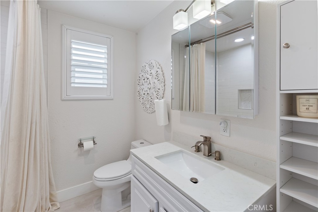 834 S Riverside Avenue Property Photo 6