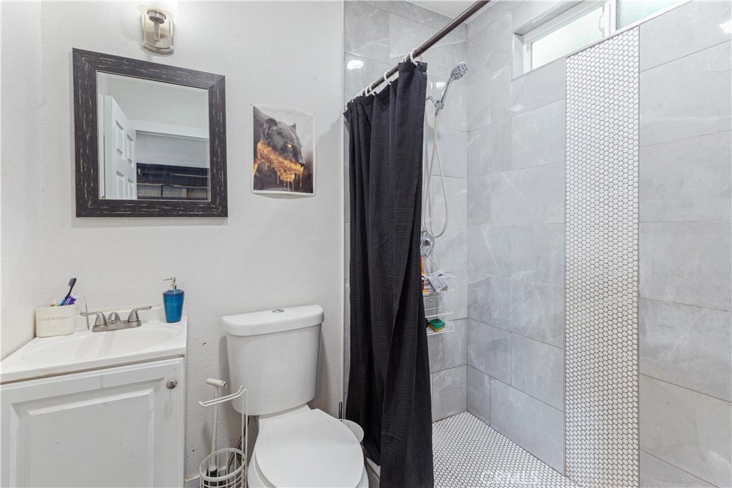 834 S Riverside Avenue Property Photo 12