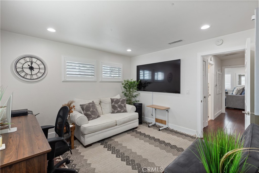 834 S Riverside Avenue Property Photo 19