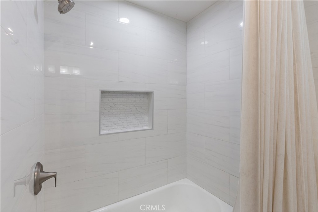 834 S Riverside Avenue Property Photo 22