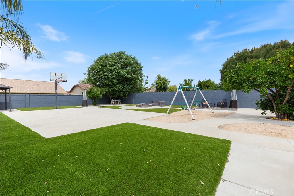 834 S Riverside Avenue Property Photo 26