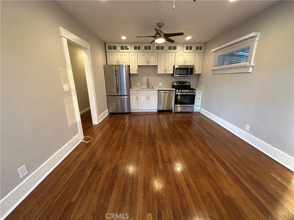 633 W Maple Avenue Property Photo 8