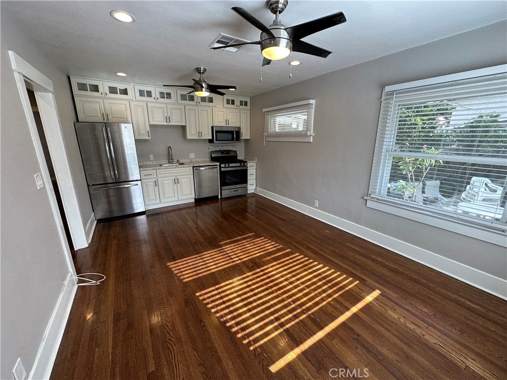 633 W Maple Avenue Property Photo 12