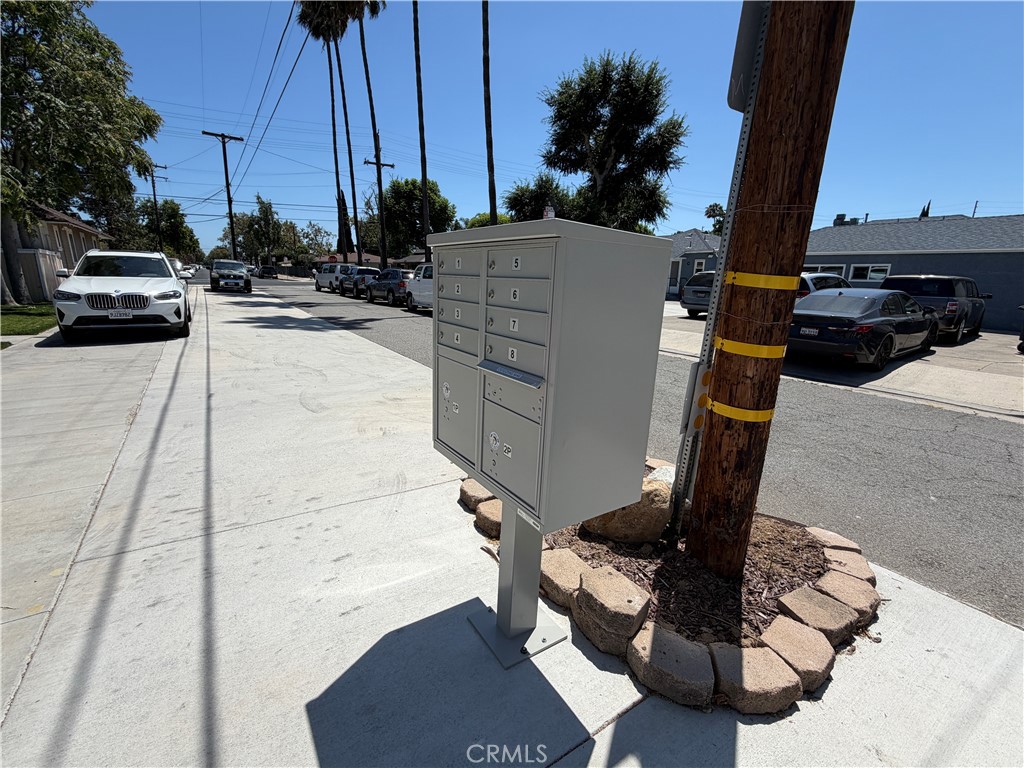 633 W Maple Avenue Property Photo 29