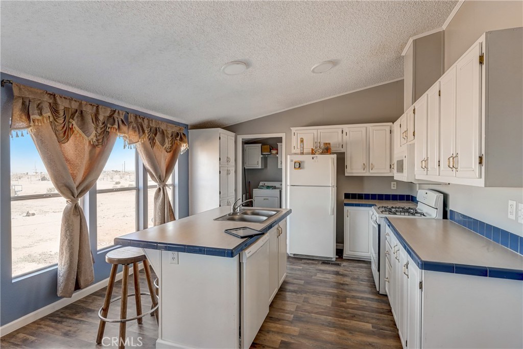 19032 Bonanza Trail Property Photo 9