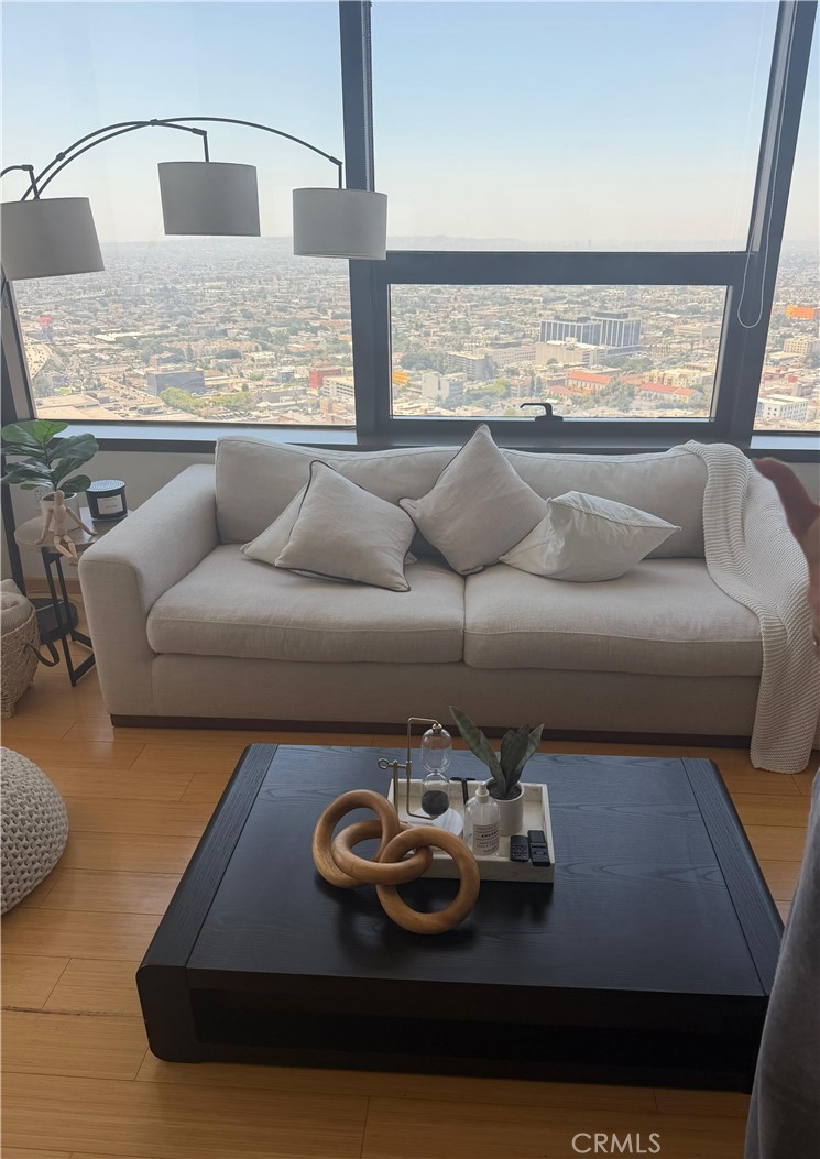 1100 Wilshire Property Photo 6