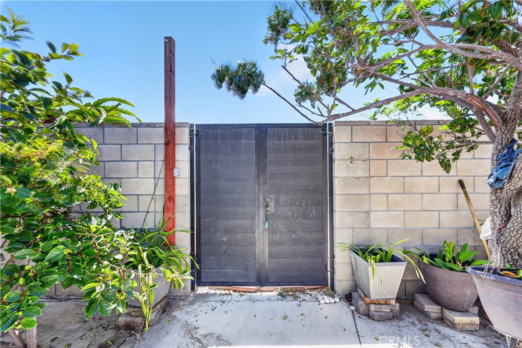 1241 N Studebaker Property Photo 48