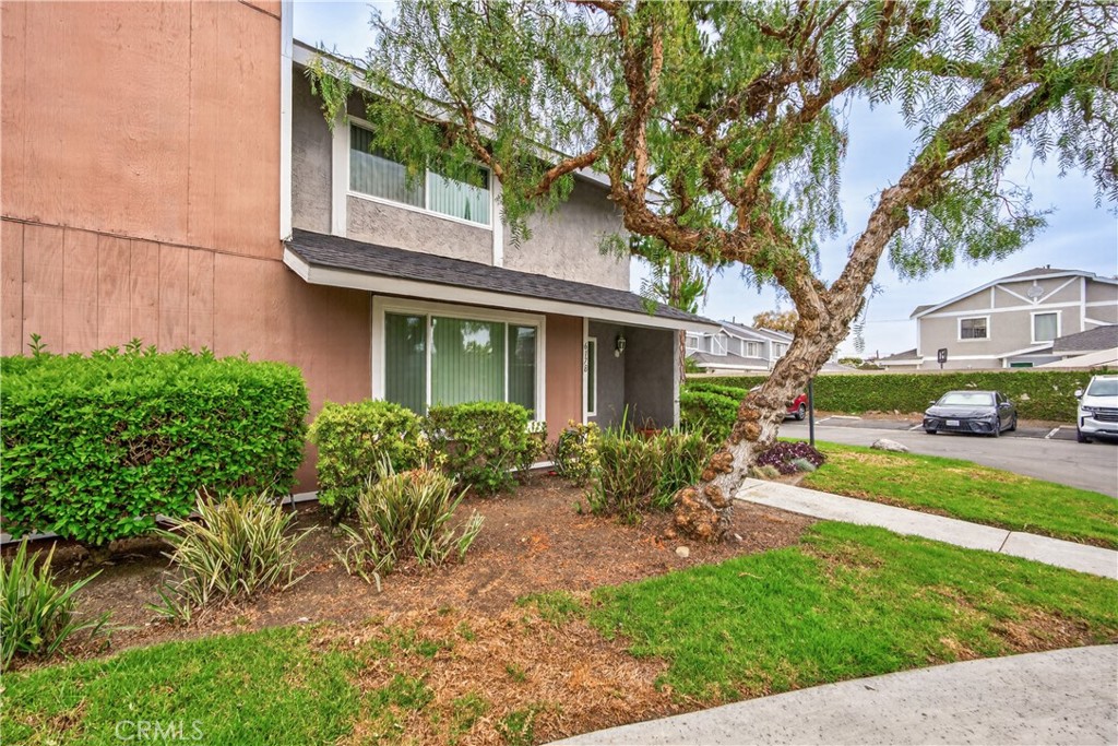 6178 Hefley Property Photo 4