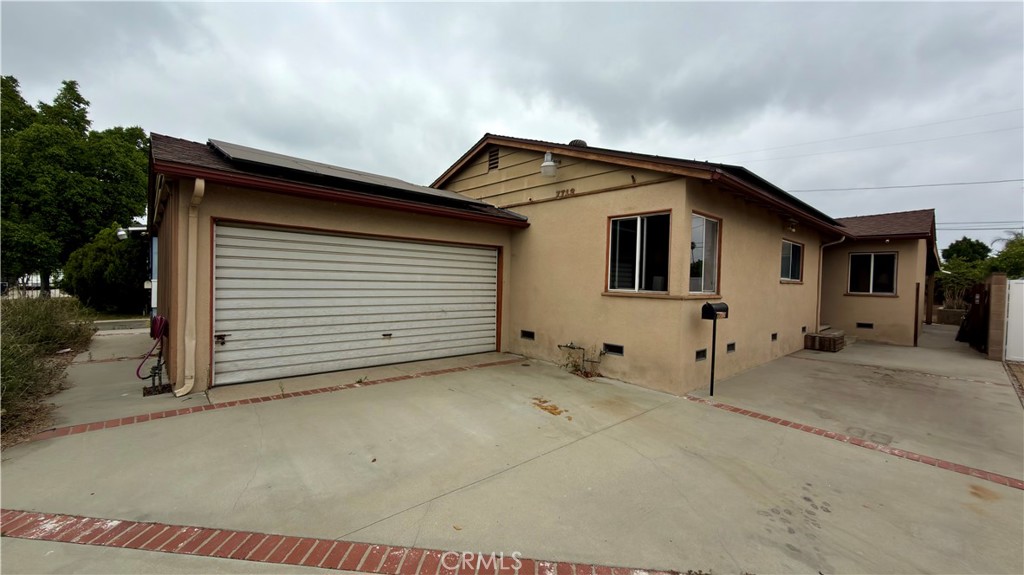 7712 Lemp Property Photo 1