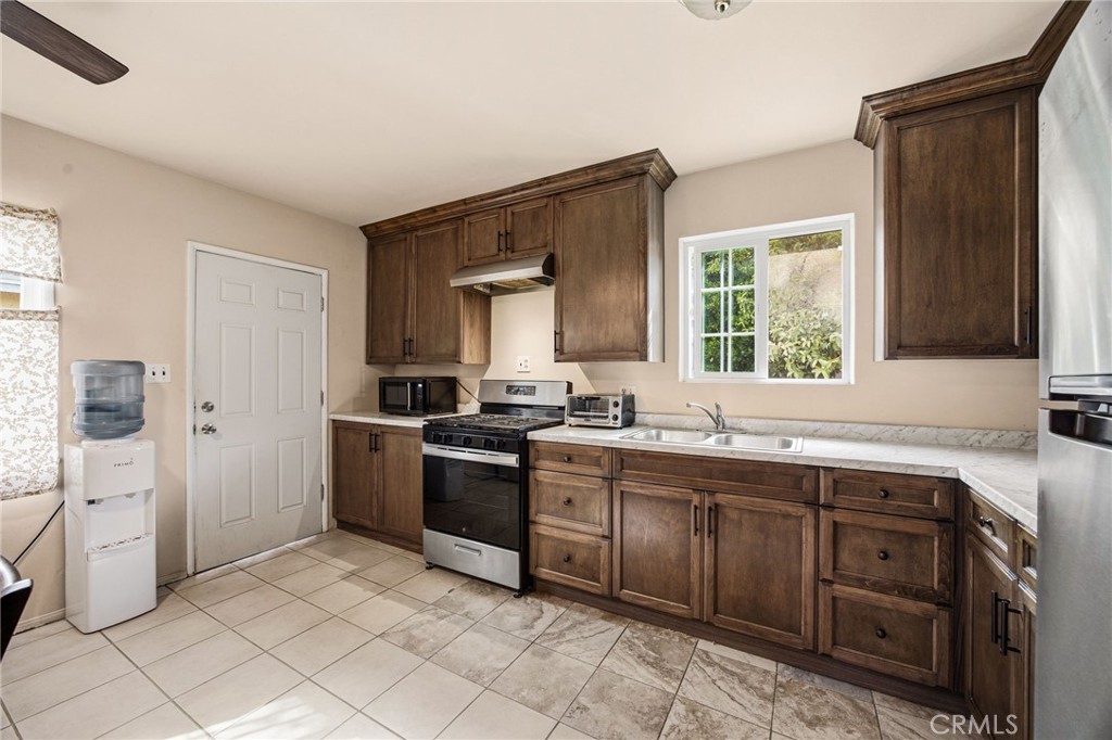 3515 Ross Property Photo 9