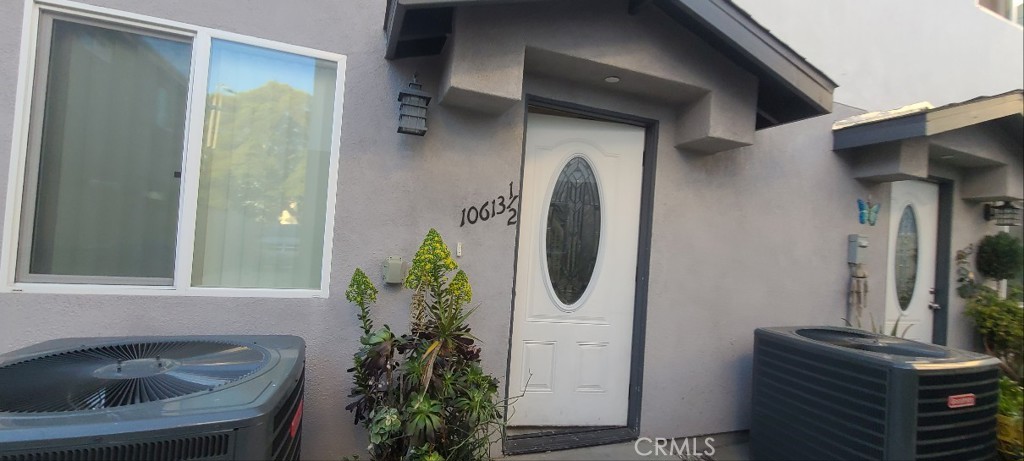 10613 1/2 S Broadway Property Photo 1