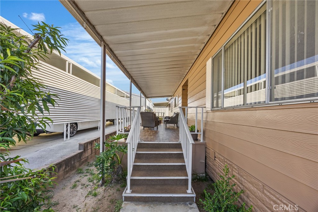 23301 Ridge Route Drive 109 Property Photo 2
