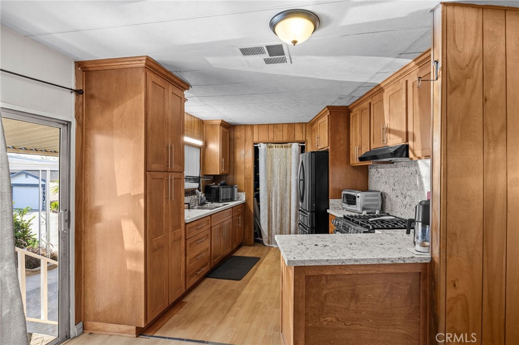 23301 Ridge Route Drive 109 Property Photo 9
