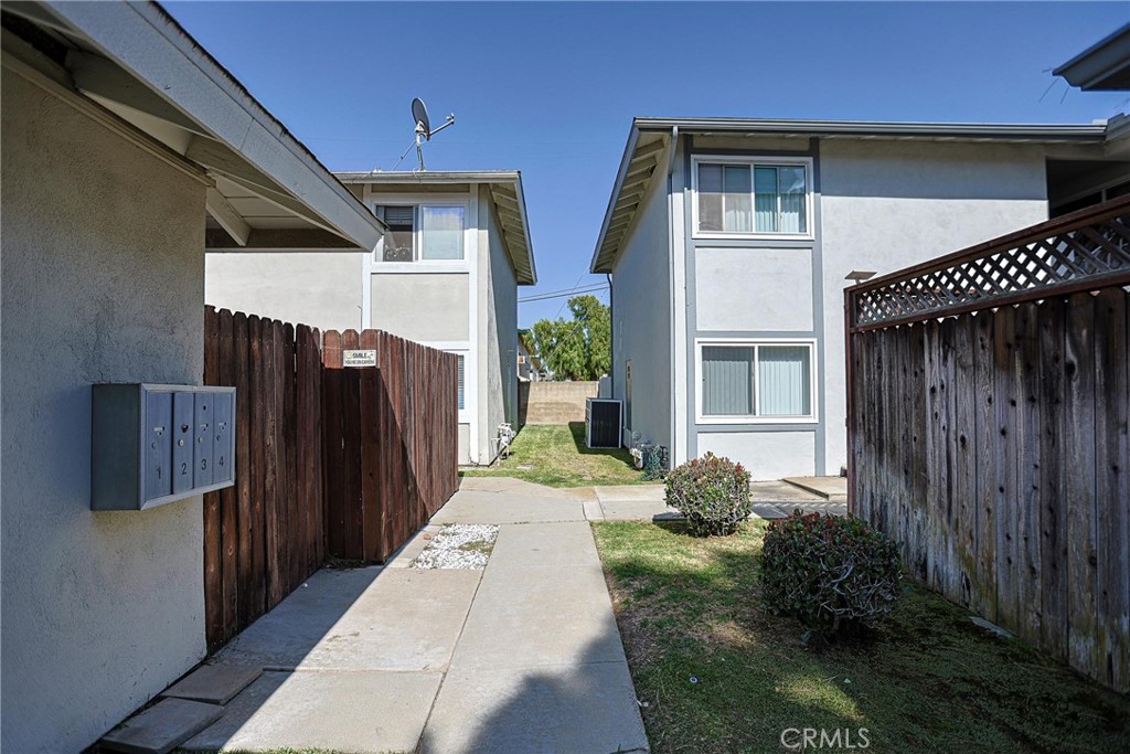 17882 Baron Circle Property Photo 4