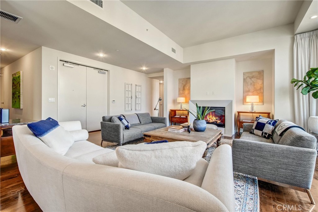 10776 Wilshire Boulevard 901 Property Photo 7