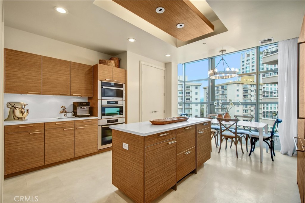 10776 Wilshire Boulevard 901 Property Photo 12