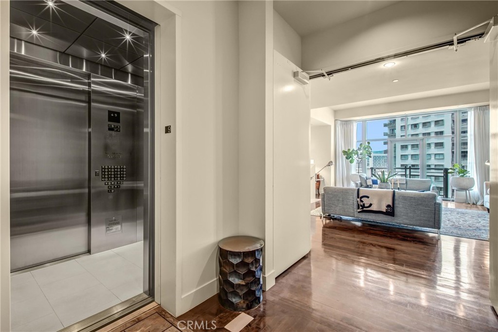 10776 Wilshire Boulevard 901 Property Photo 14