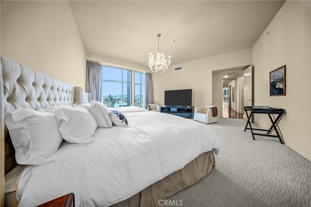 10776 Wilshire Boulevard 901 Property Photo 24