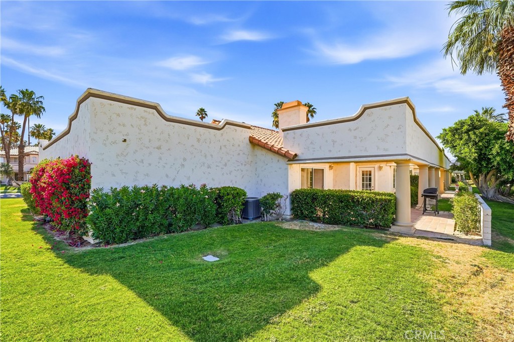 128 Desert Falls Drive E Property Photo 3