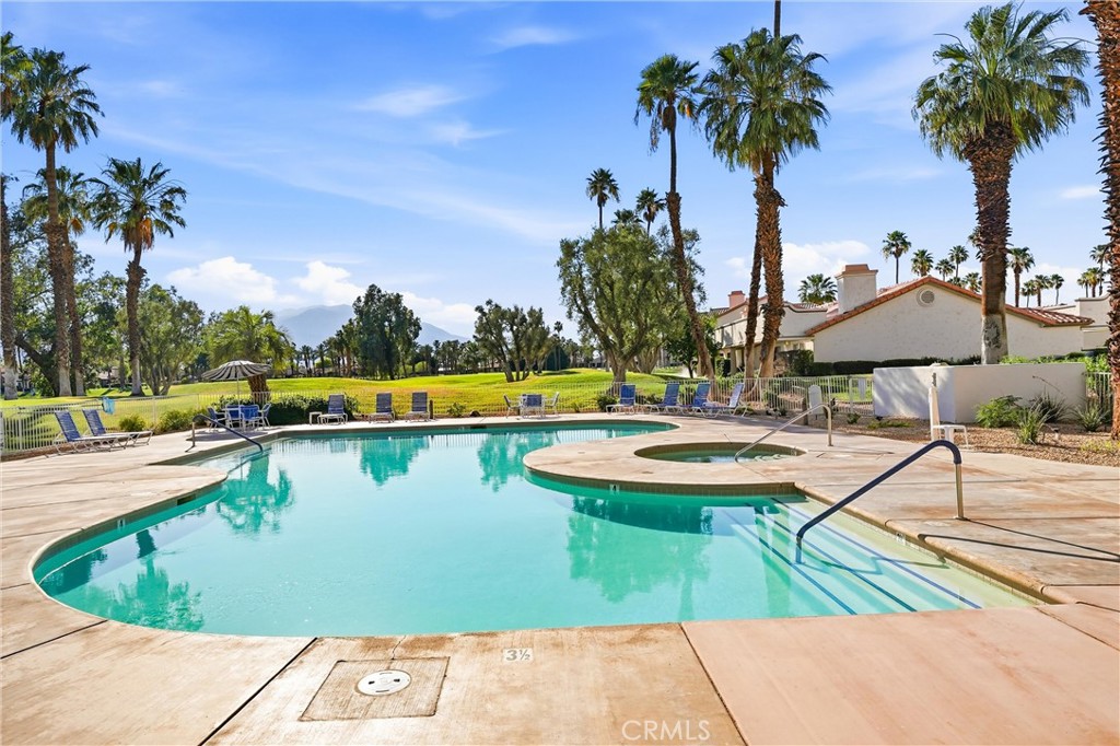 128 Desert Falls Drive E Property Photo 28