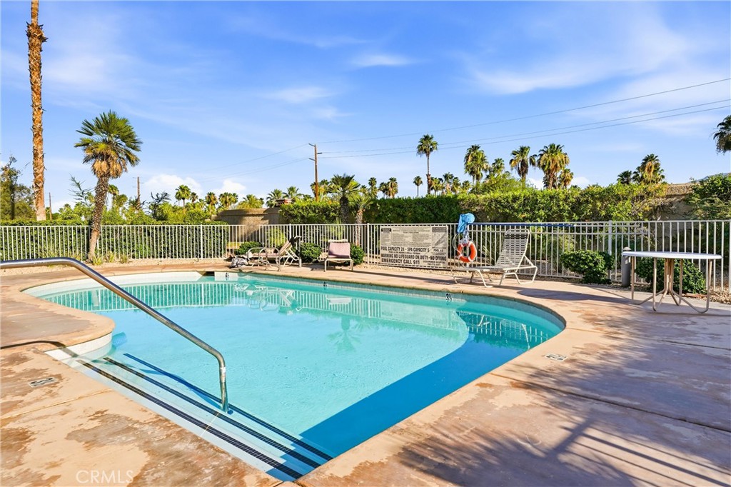 128 Desert Falls Drive E Property Photo 29