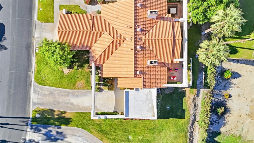 128 Desert Falls Drive E Property Photo 35