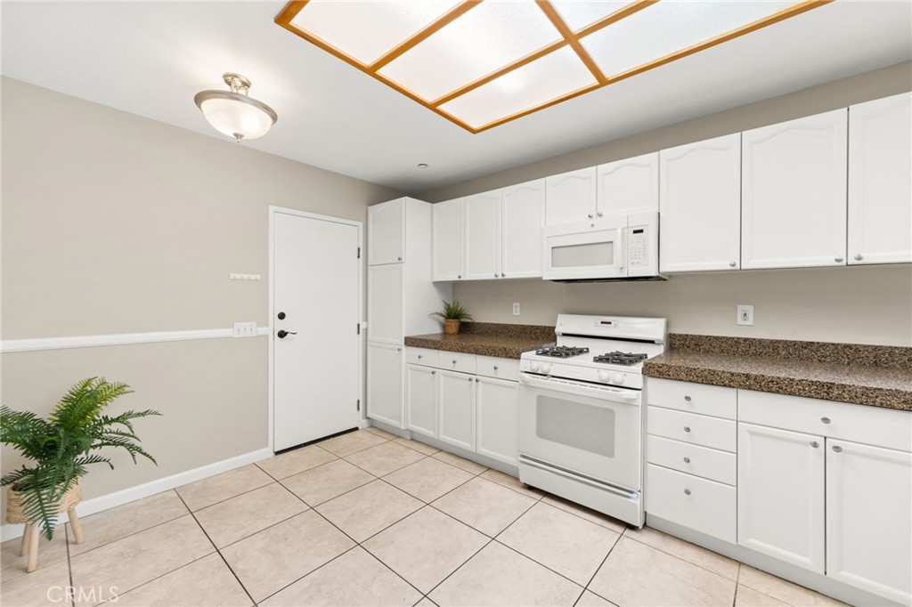 3509 E Berkshire Court Property Photo 8