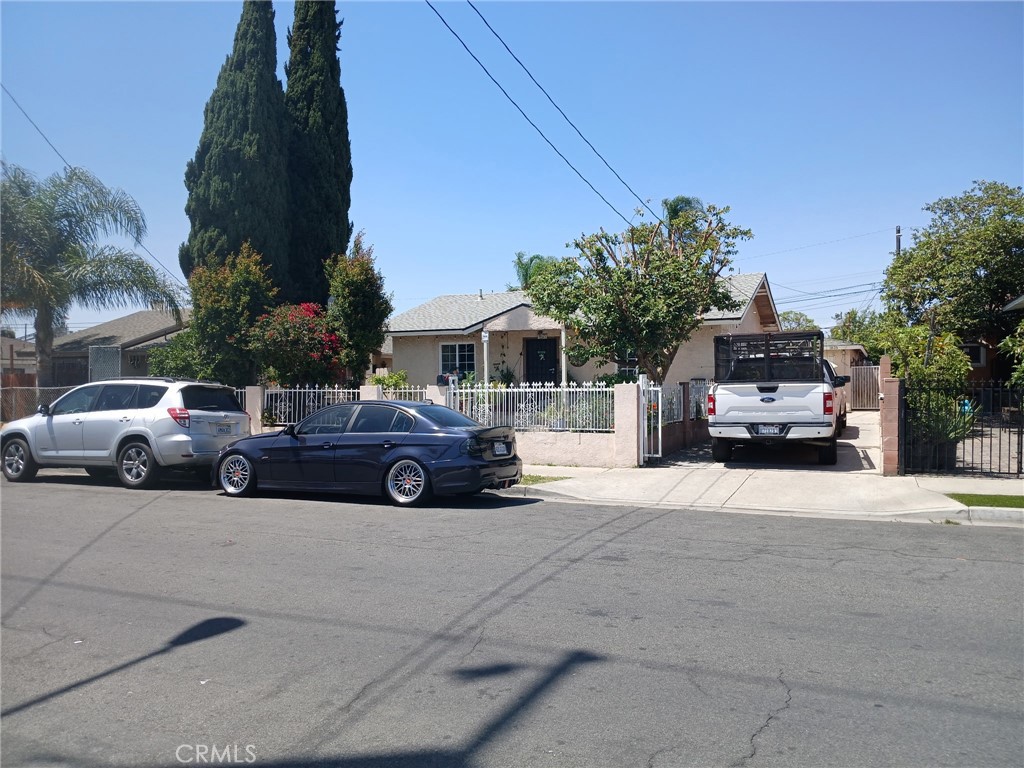 1825 W 2nd Street Property Photo 1