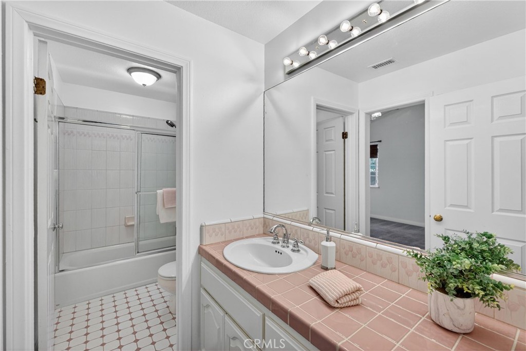 5211 Eureka Property Photo 43
