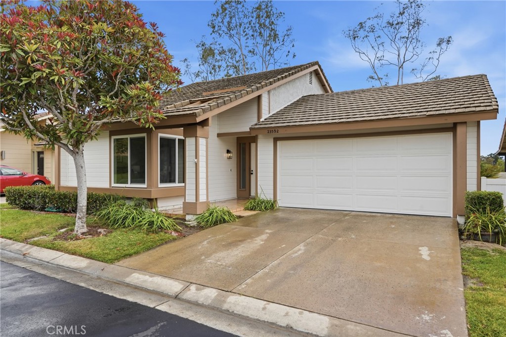23592 Villena Property Photo 2