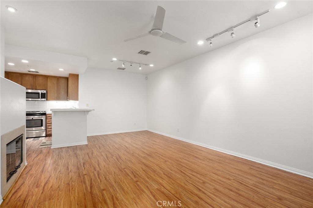 127 Jadestone Property Photo 2