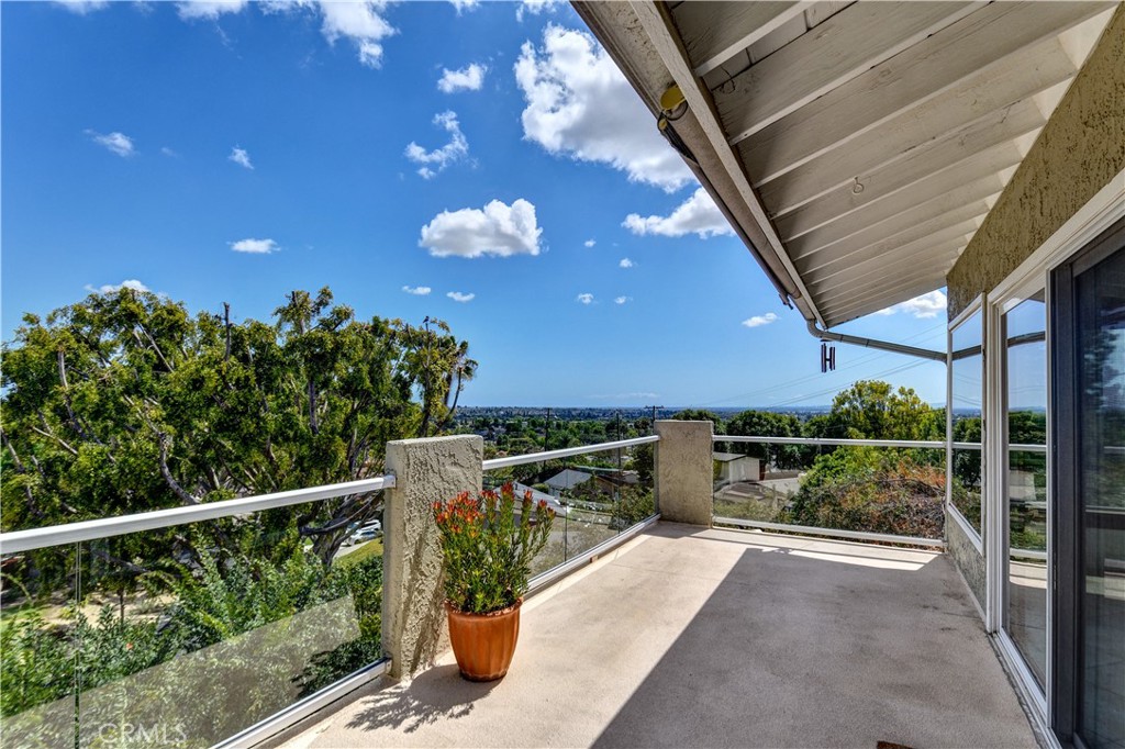 16628 Monte Oro Property Photo 7