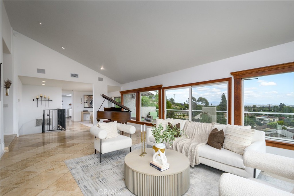 16628 Monte Oro Property Photo 10