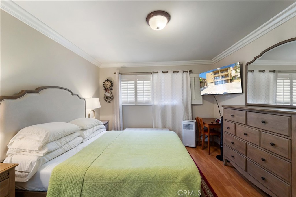 551 W Stocker Street 3 Property Photo 16