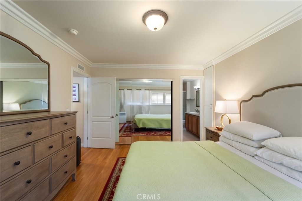 551 W Stocker Street 3 Property Photo 17