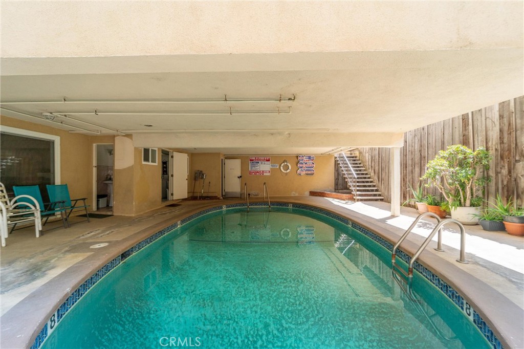 551 W Stocker Street 3 Property Photo 27
