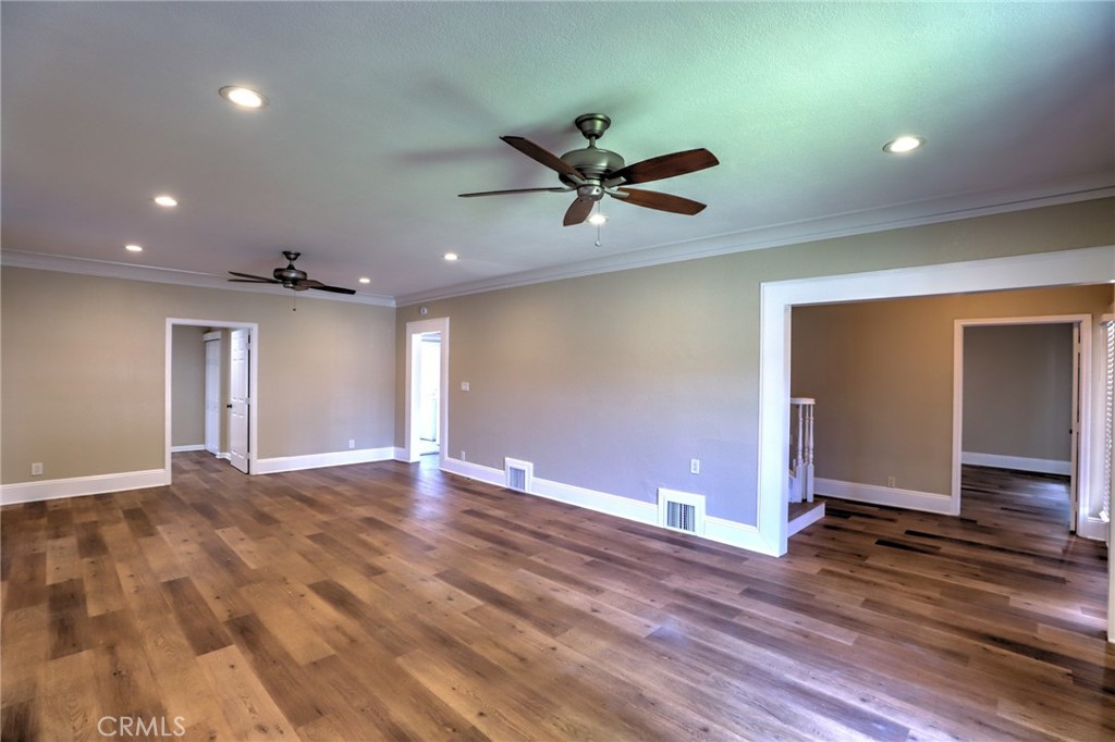811 E Chapman Property Photo 6