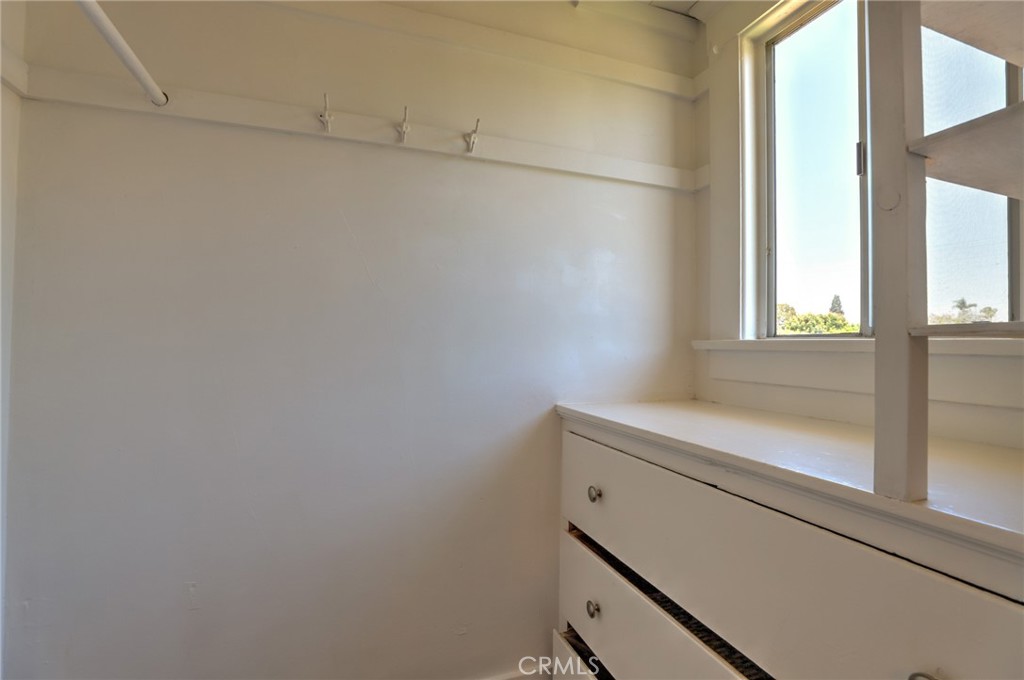 811 E Chapman Property Photo 32