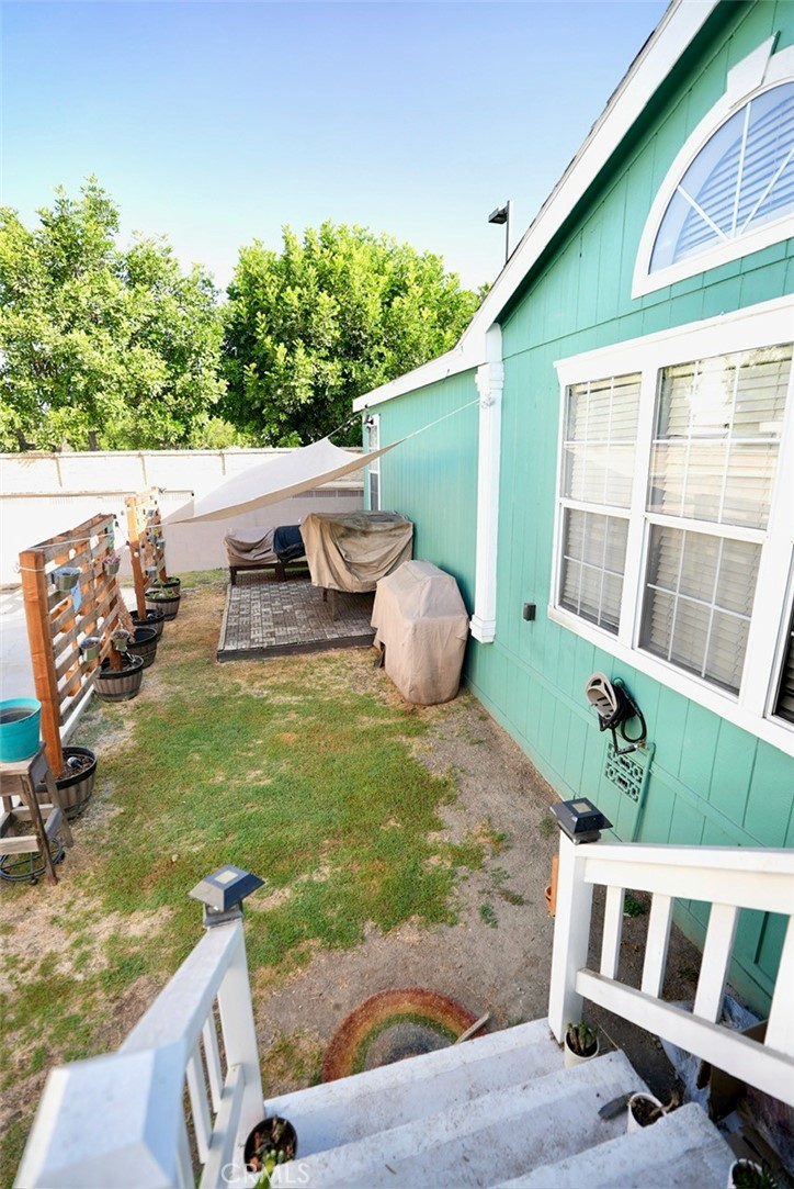 19127 Pioneer Boulevard 4 Property Photo 6