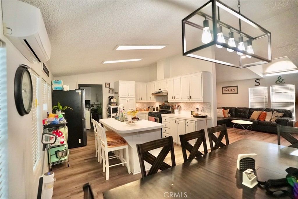 19127 Pioneer Boulevard 4 Property Photo 10
