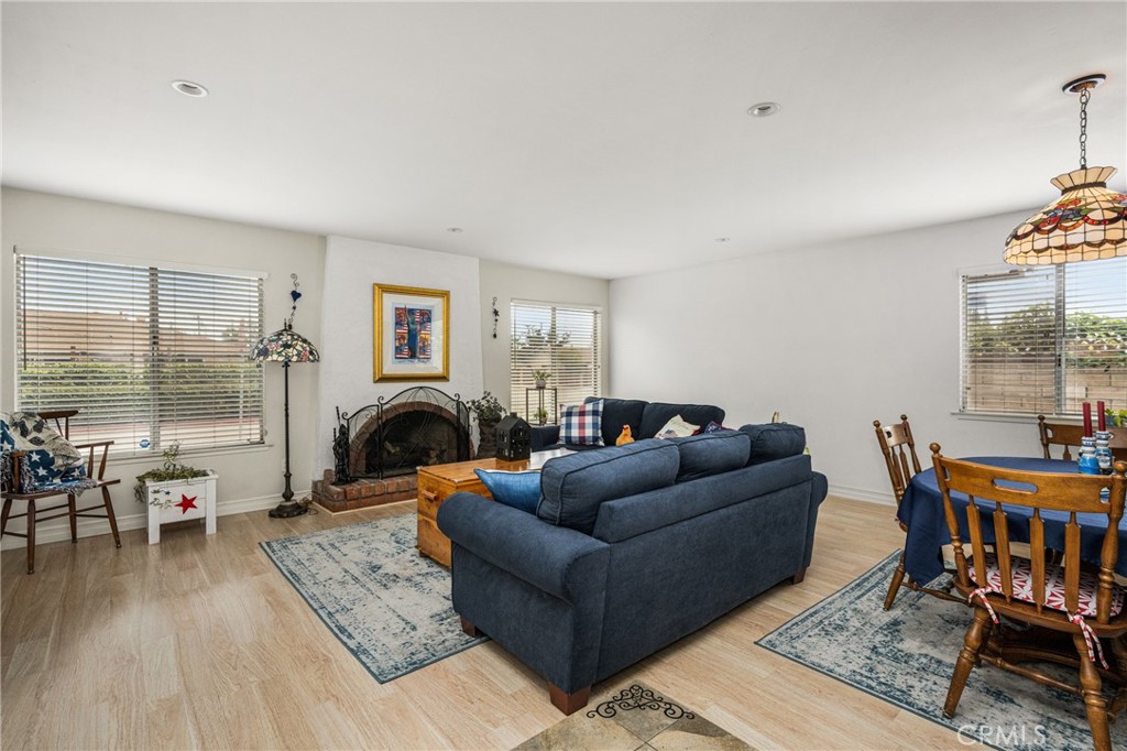 915 E La Veta Avenue Property Photo 9