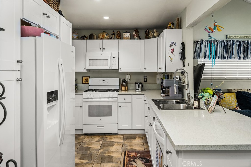 915 E La Veta Avenue Property Photo 10
