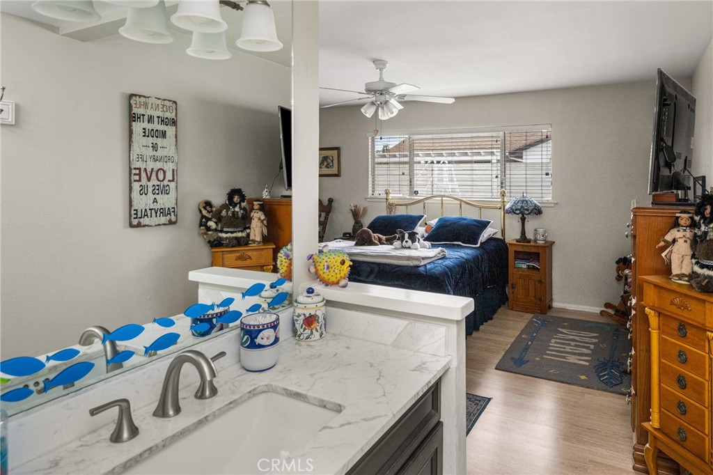 915 E La Veta Avenue Property Photo 17