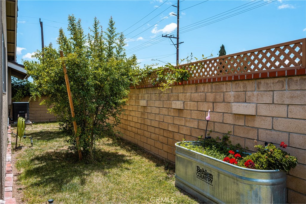 915 E La Veta Avenue Property Photo 20