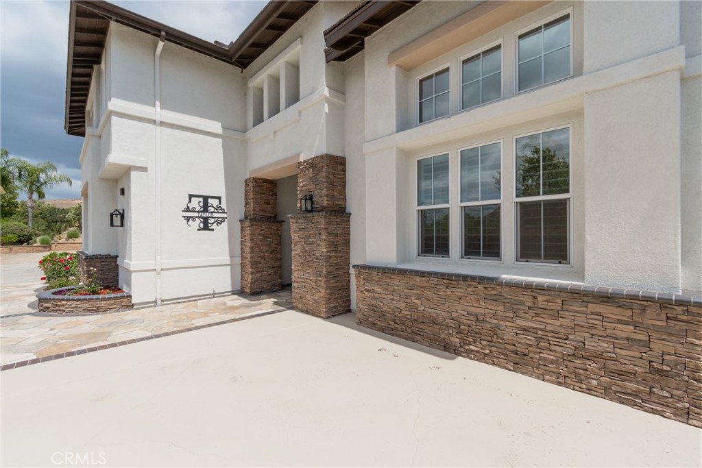 1592 El Paso Property Photo 2